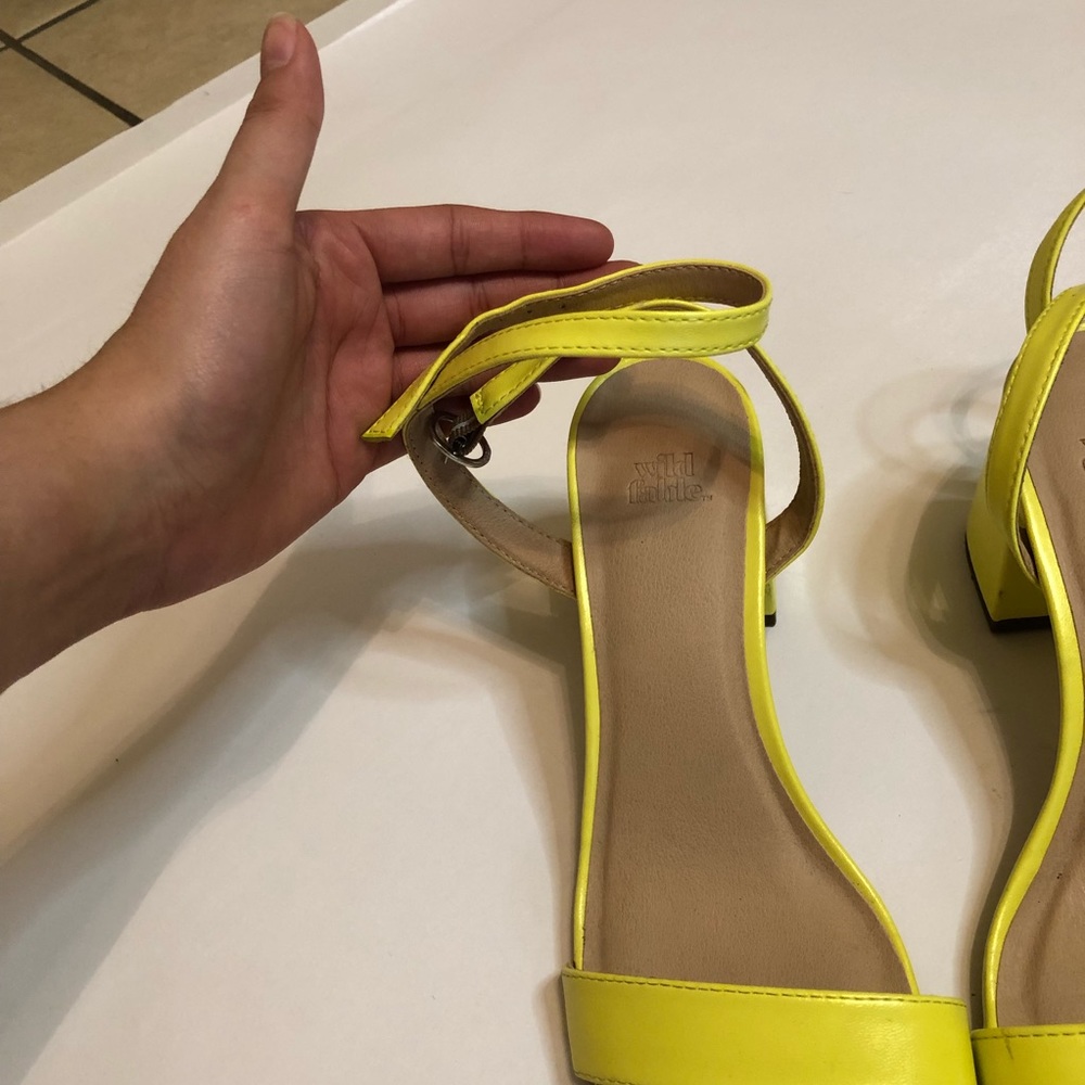 Neon yellow block heels - Picture 12 of 12
